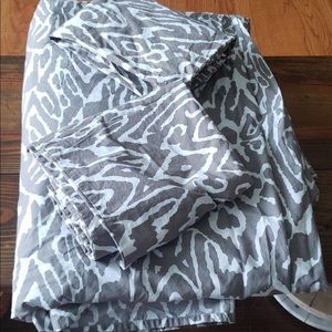 Twin pottery barn duvet and 2 shams